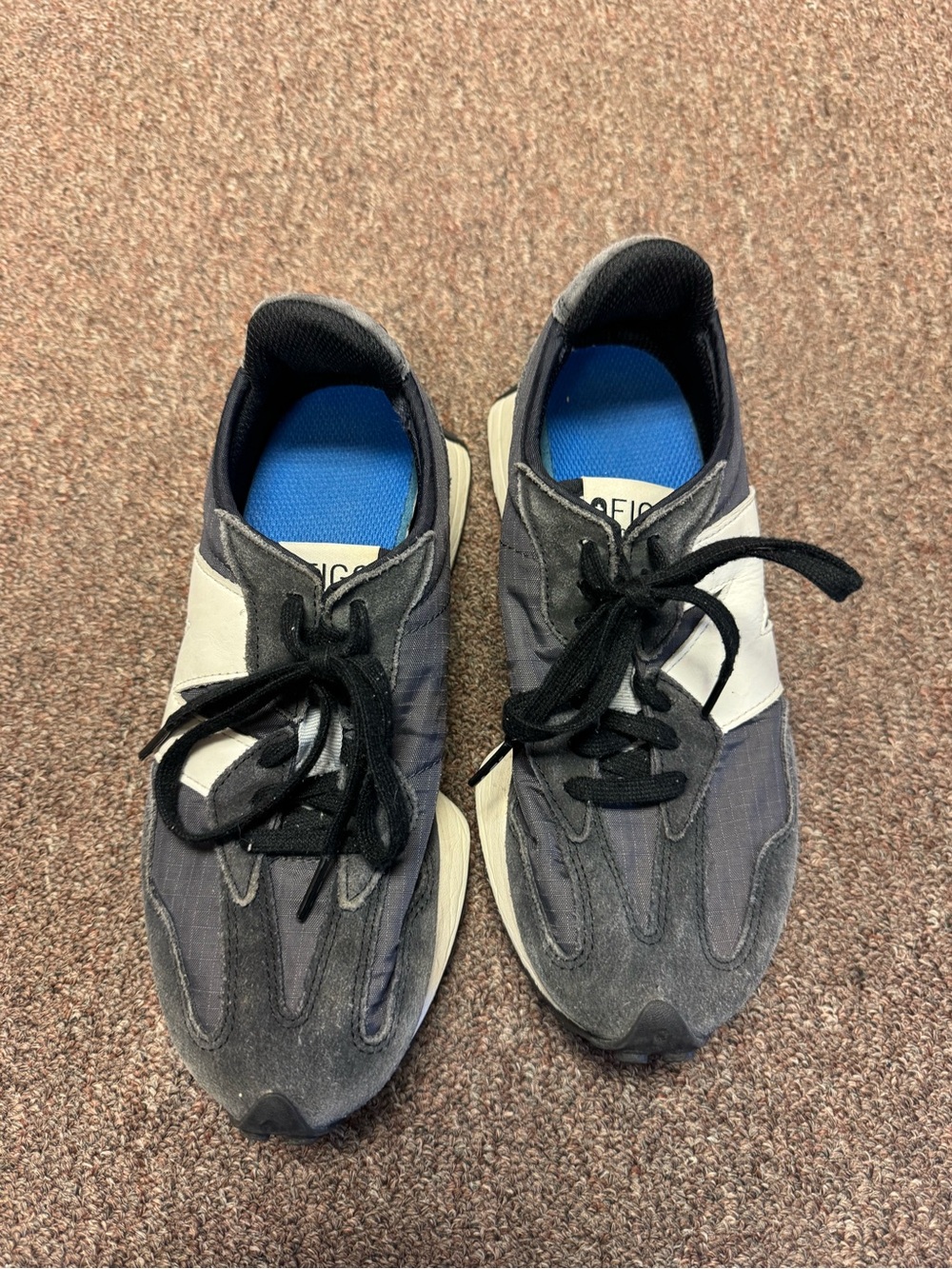 New Balance 327 Gray & White Sneakers – Size 5.5